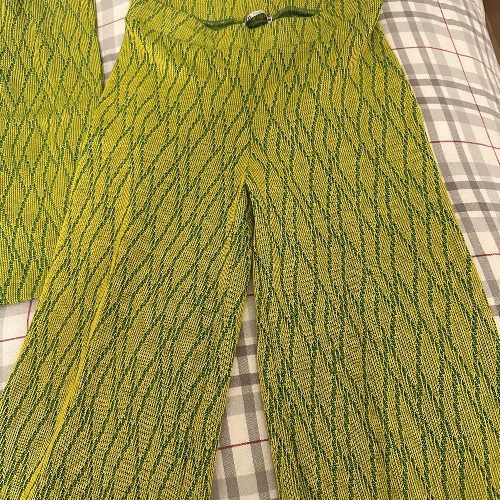 Zara Lime Green woman stuff - Picture 15 of 16